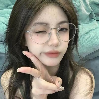 穿越荒年带女儿发家致富